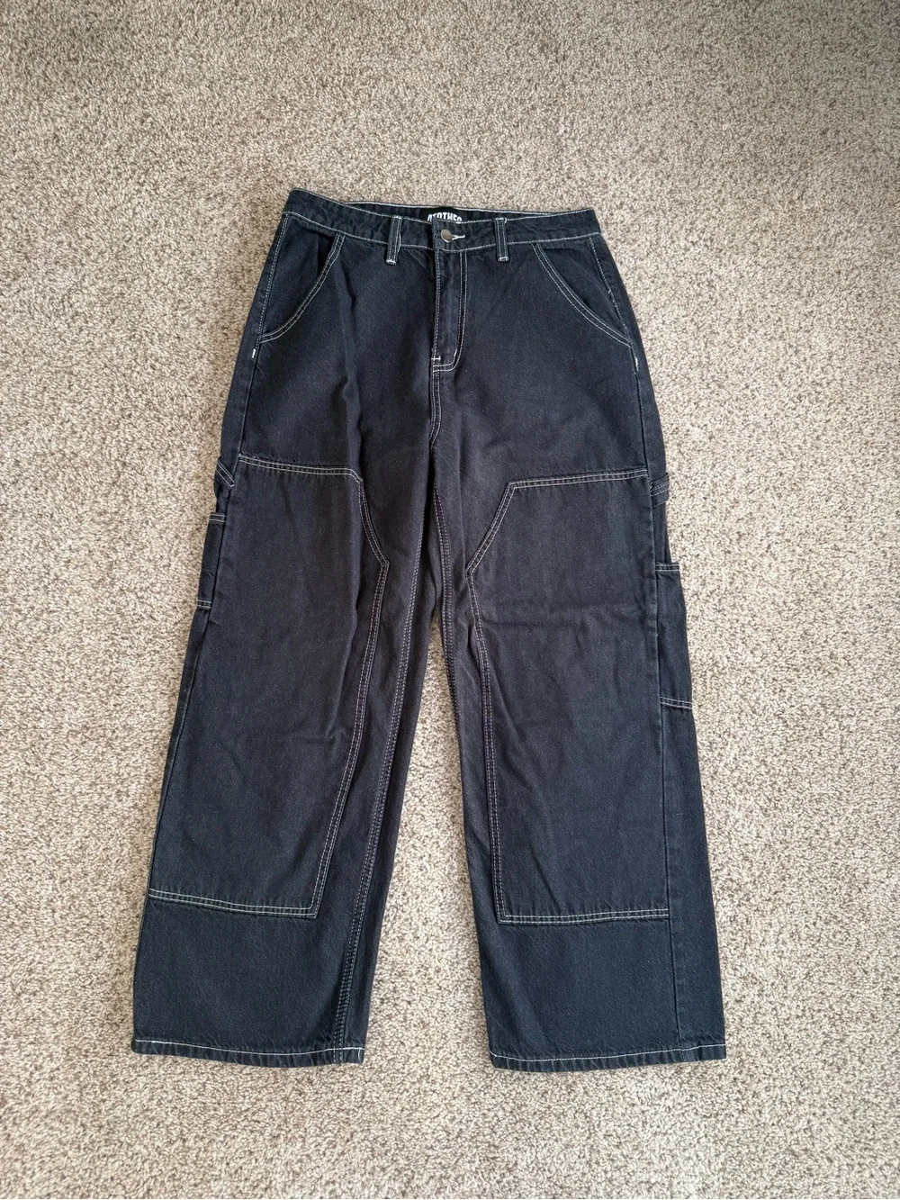 Workwear-Inspired Black Cargo Pants